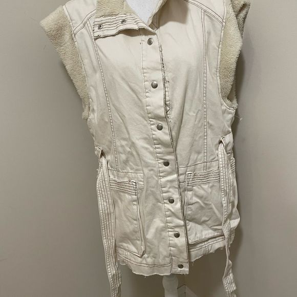 NEW WITH TAGS! FREE PEOPLE ETTA NATURAL COTTON SHERPA LINED VEST size L NWOT - Picture 4 of 8